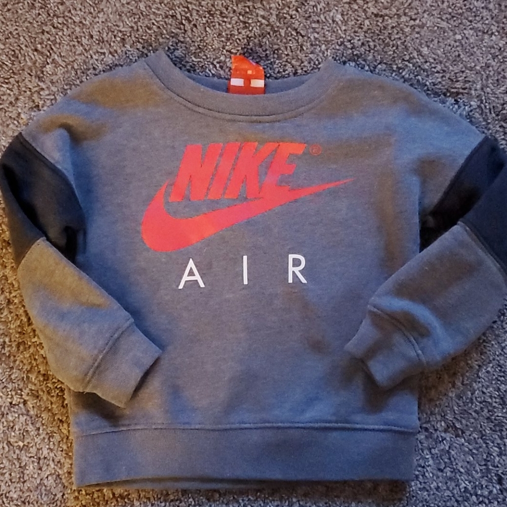 Nike sweatshirt 😍